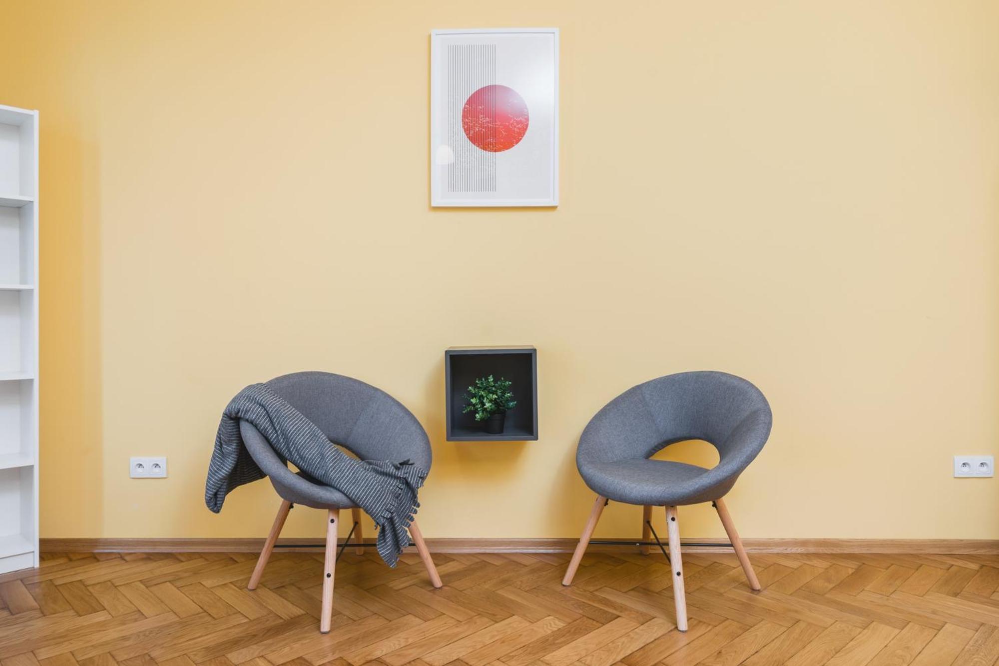 Modern Urban Escape - Old Town Apartment - By Upstairs คราคูฟ ภายนอก รูปภาพ