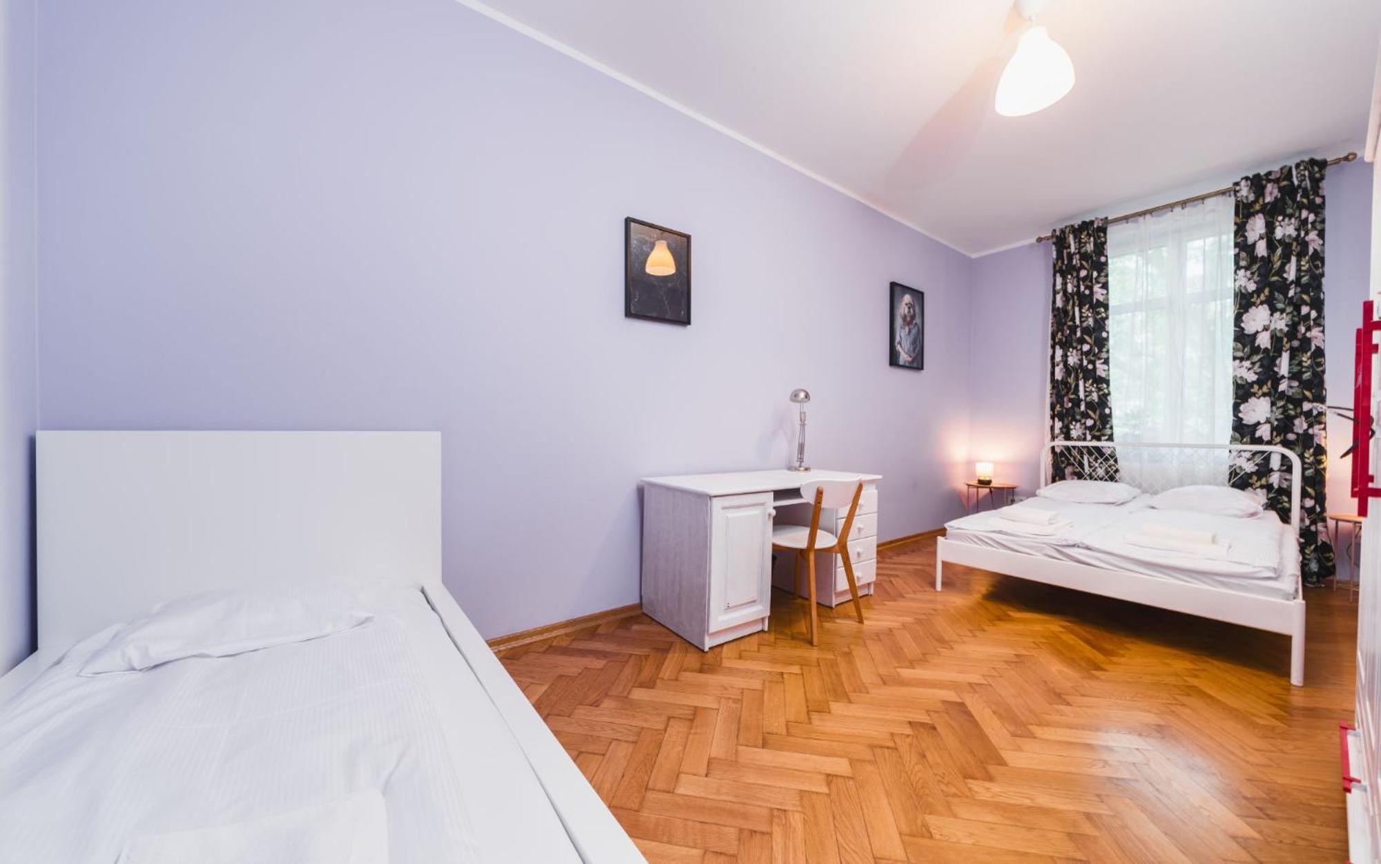 Modern Urban Escape - Old Town Apartment - By Upstairs คราคูฟ ภายนอก รูปภาพ